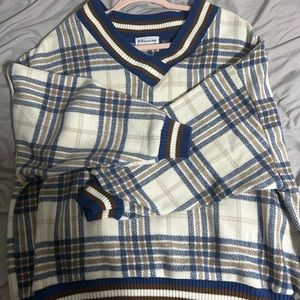 Super cute vintage sweater, barely worn, and in great condition.